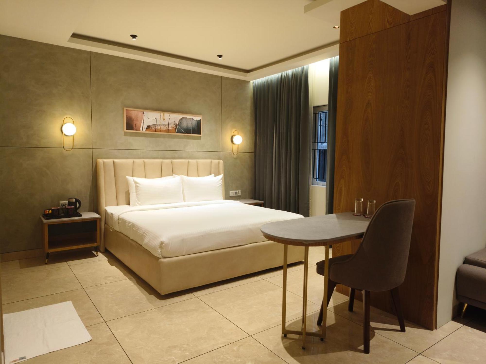 Olive Hotel Le Opera By Embassy Group Bangalore Exterior foto